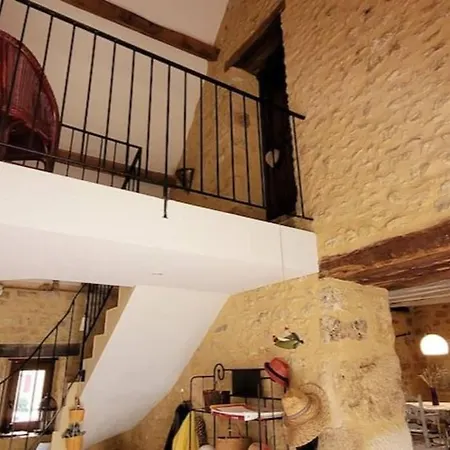 Maison Perigourdine Avec Vue Et Piscine Chauffee