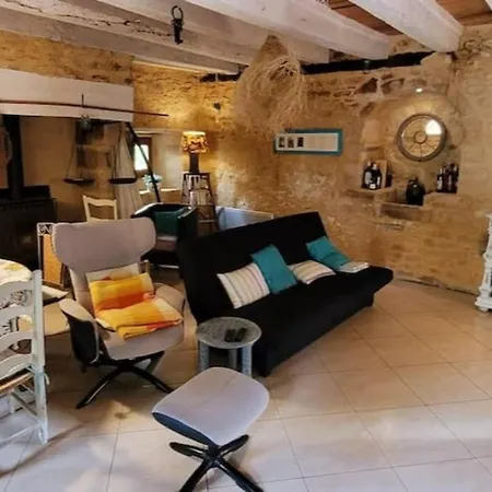 Maison Perigourdine Avec Vue Et Piscine Chauffee
